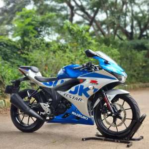 Jual bekas SUZUKK GSXR150 BLUE ECSTAR 2021 KM LOW SIAP GAS PAJAK ON,lokasi di Kalisari