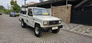 Jual bekas Taft Hiline PickUp asli 4x4 th 1998 Diesel Full Original Sptbaru Antik,lokasi di 