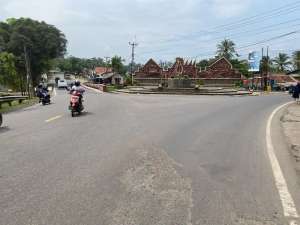 Tanah dan Bangunan Bekas Pabrik Keramik di Plered Purwakarta lokasi di Plered, tersedia melalui melalui situs Olx