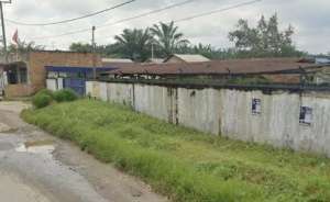 Tanah dan Bangunan luas lokasi di Medan Deli, tersedia melalui melalui situs Olx