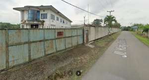 Tanah dan Gudang hadap barat laut lokasi di Medan Deli, tersedia melalui melalui situs Olx