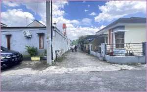 Tanah Dekat Hotel Hyatt di Jl. Lempongsari Sleman lokasi di Ngaglik, tersedia melalui melalui situs Olx