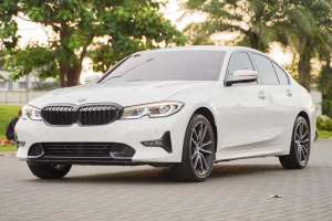 Jual bekas TDP 10 BMW 320i Sport White 2020 New Model 330i c200 c300 x1,lokasi di 