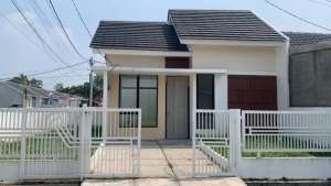 TERLARIS RUMAH READY PH8 EXT POSISI HOOK LOKASI STRATEGIS lokasi di Parung Panjang, tersedia melalui melalui situs Olx