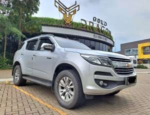 Jual bekas TERMURAH CHEVROLET TRAILBLAZER 2.5 LTZ AT 2016 SILVER,lokasi di 