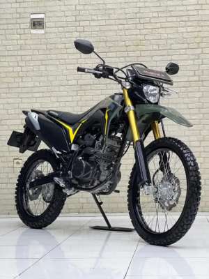Jual bekas TERMURAH HONDA CRF150 TH 2022 SUPER MULUS NOPOL S ODO MASIH 5RB ASLI,lokasi di Gresik