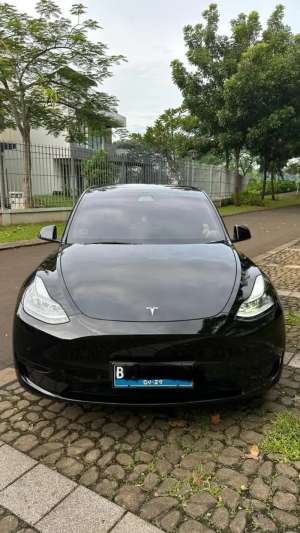 Jual bekas Tesla Model Y 2022 Pemakaian 2024,lokasi di 