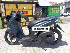 Jual bekas tipe tertinggidijual motor second yamaha lexi s abs 2019,lokasi di Serpong Utara