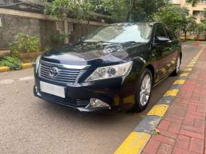 Jual bekas Toyota Camry 2.5 V automatic,lokasi di 