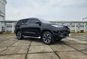 Jual bekas Toyota Fortuner 2.4 TRD AT Disel 2018,lokasi di 