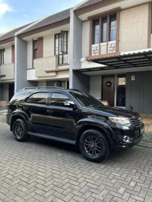 Jual bekas Toyota Fortuner Matic Diesel tahun 2012 Istimewa mobil kesayangan,lokasi di 