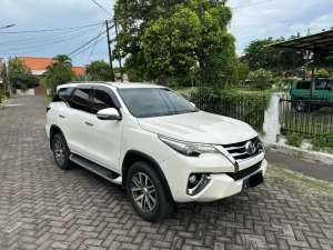 Jual bekas Toyota Fortuner Vrz Disel 4x2 AT 2016,lokasi di 