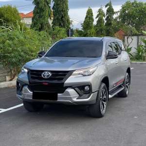 Jual bekas Toyota Fortuner VRZ TRD 2.4 AT - 2018,lokasi di 