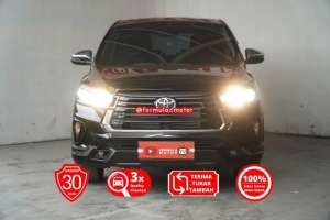 Jual bekas Toyota Innova Venturer 2.4 Solar Diesel AT matic 2022 hitam Inova,lokasi di 