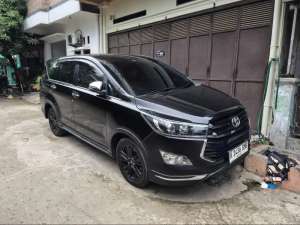 Jual bekas Toyota Kijang Innova Inova Reborn Venturer Matic AT Tahun 2018 , 2019,lokasi di 