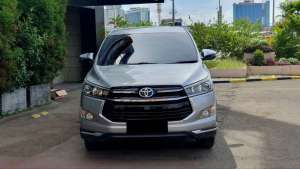 Jual bekas Toyota Kijang Innova Venturer 2.0 Bensin AT Silver 2019 KM75rb Record,lokasi di 