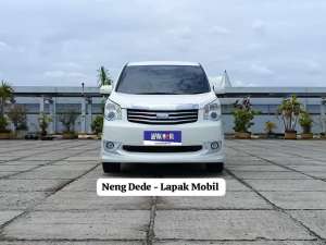 Jual bekas Toyota Nav1 2.0 V AT 2013,lokasi di 