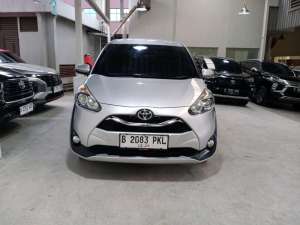 Jual bekas Toyota Sienta V AT 2019,lokasi di Banten
