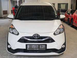 Jual bekas Toyota Sienta V AT 2021 Putih,lokasi di Jawa Barat