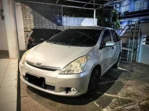 Jual bekas Toyota Wish 1.8 G AT 2003,lokasi di 