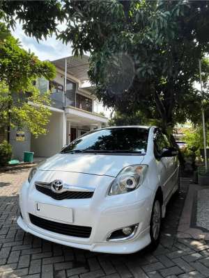 Jual bekas Toyota Yaris S limited 2010 automatic,lokasi di 
