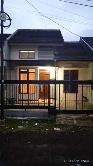 Turun harga Rumah minimalis modern lokasi di Cisaat, tersedia melalui melalui situs Olx