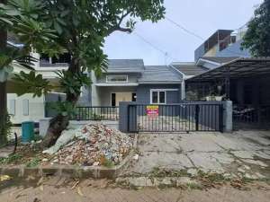 Turun Harga, Rumah siap huni , Boulevard, Barat,di Perum Victoria Park lokasi di Karawaci, tersedia melalui melalui situs Olx