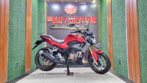 Jual bekas UD ENY MOTOR - Honda New CB150R thn 2021 mulus,lokasi di Balong Panggang