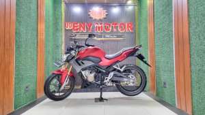 Jual bekas UD ENY MOTOR - Honda New CB150R thn 2021 limit,lokasi di Tarik