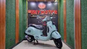 Jual bekas UD ENY MOTOR - Piaggio Vespa GTS thn 2021 terbatas,lokasi di Gresik