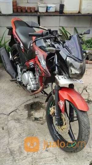 Jual bekas V ixion merah hitam 2013,lokasi di Kab. Sumedang