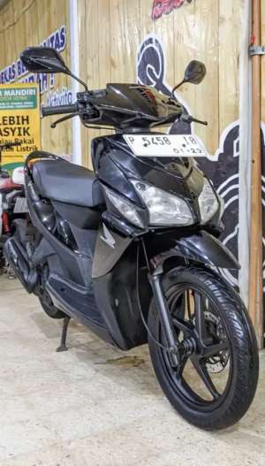Jual bekas VARIO 110 CW 2008 MANTAP POLLNON KREDIT,lokasi di Sumber Sari