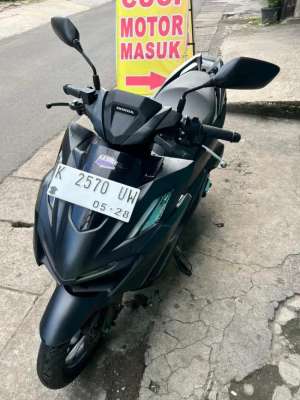 Jual bekas vario 160 2023 murah Butuh uang buat lebaran. jual cepat,lokasi di Kaliori