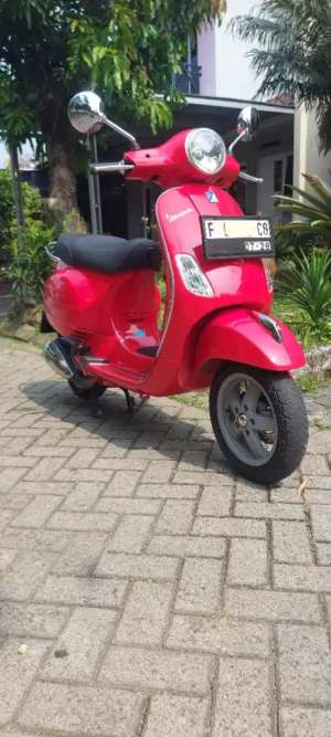 Jual bekas Vespa LX 150 3V ie 2013 mulus siap pakai,lokasi di Bogor Barat - Kota