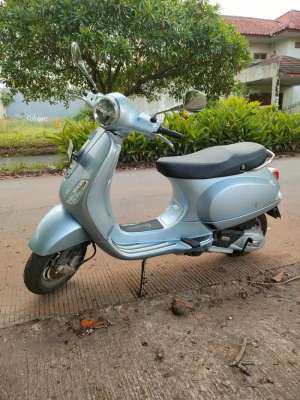 Jual bekas Vespa LX 2022 Motor Tangan Pertama,lokasi di Limo