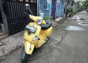 Jual bekas vespa matic lx 3v 150cc 2013,lokasi di Kelapa Gading