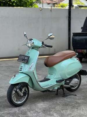 Jual bekas Vespa Primavera 2021 Abs green relax Plat W sidoarjo,lokasi di Jiwan