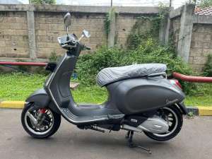 Jual bekas Vespa sprint S abs 2021,lokasi di Ciputat