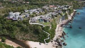 Villa Luxury Cliff Front Balangan Badung Bali lokasi di Kuta Selatan, tersedia melalui melalui situs Olx