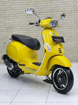 Jual bekas Warna Favorit Vespa Sprint 150 Iget ABS 2022 - Zaky Mustika,lokasi di Pamekasan