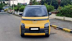 Jual bekas Wuling Air EV 2023 long range kuning km 9 ribuan,lokasi di Jakarta DKI