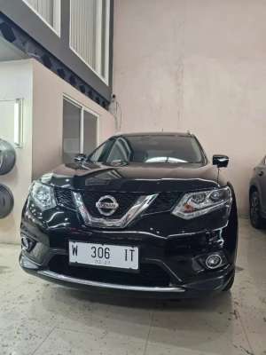 Jual bekas X-Trail 2.5 2017 km 50rb,lokasi di 