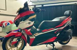 Jual bekas XMAX 250 Tahun 2022 Rare Cargloss Edition,lokasi di Daan Mogot