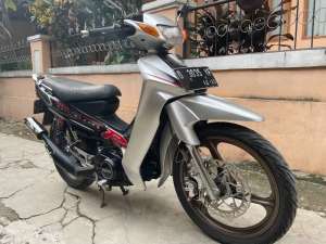 Jual bekas YAHAMA F1ZR 2002,lokasi di Jatinangor