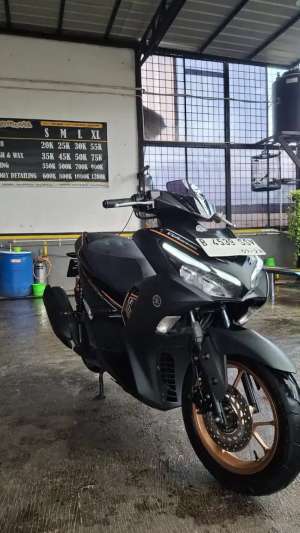 Jual bekas Yamaha Aerox 2023 Type ABS black,lokasi di Jatiasih