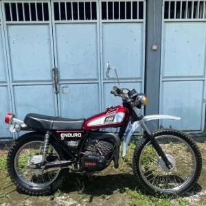 Jual bekas YAMAHA DT 100 MERAH,lokasi di Lakarsantri