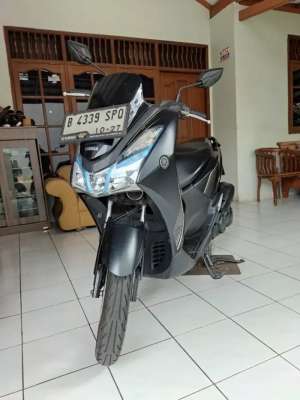 Jual bekas YAMAHA LEXY 2022 JOSS PAJAK HIDUP,lokasi di Kramat Jati