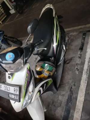 Jual bekas Yamaha Mio J 2013 ss lengkap mesin bagus,Orian,plat F Cibinong,lokasi di Bekasi Utara