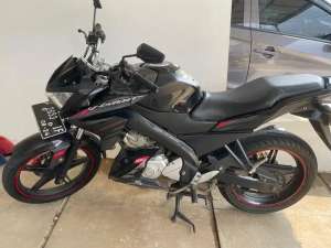 Jual bekas Yamaha New Vixion Lightning 2014 Black Low KM,lokasi di Setu