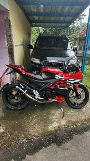Jual bekas Yamaha R15 V2 Tahun 2015,lokasi di Sukaratu
